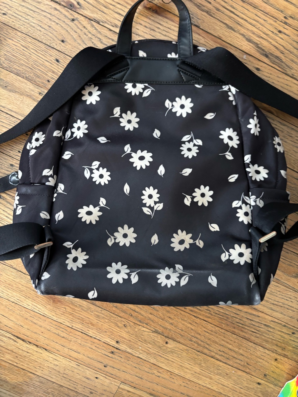 Damaged kate spade black backpack with white daisy print - Picture 3 of 5